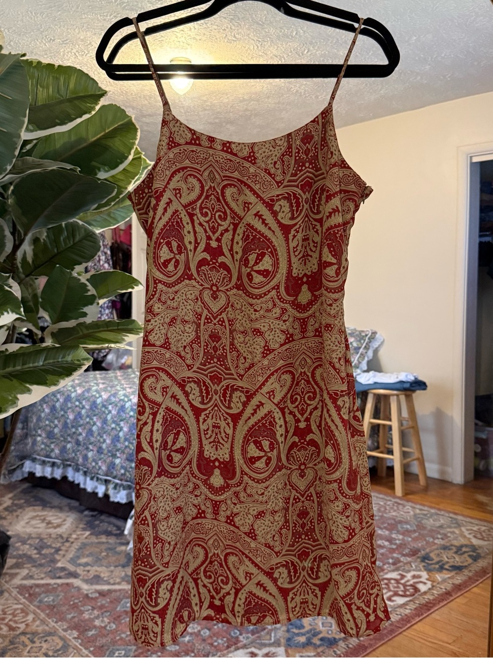 Old Navy 90s green & red paisley print mini dress